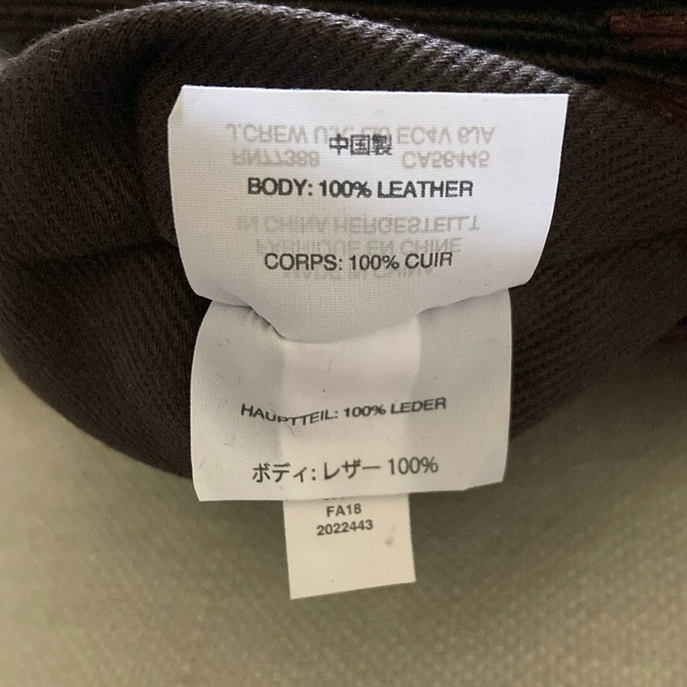 MADEWELL | The Slim Convertible Bag - Cabernet - Picture 6 of 16